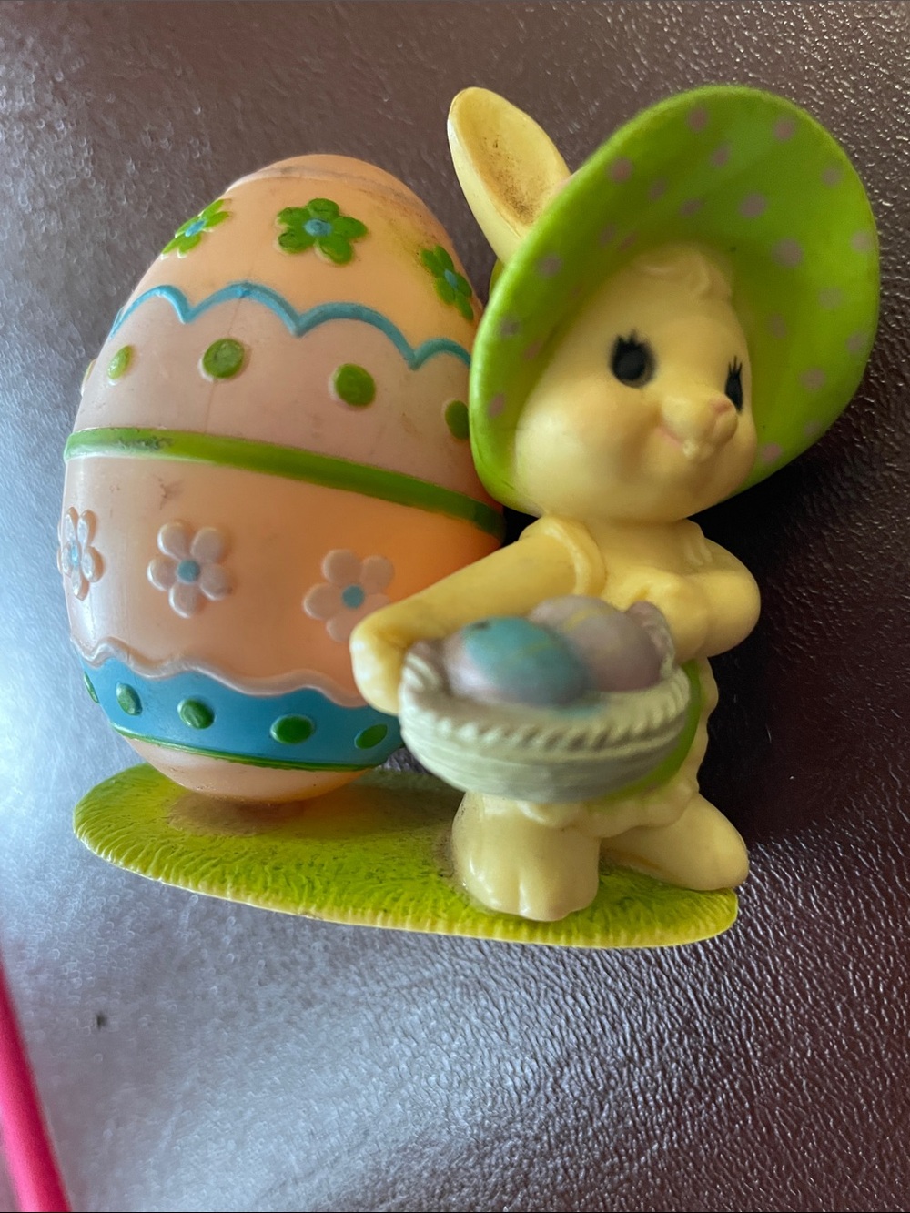 VTG EASTER plastic BUNNY RABBIT w EGG 2-3/4" FIGURINE Hong Kong